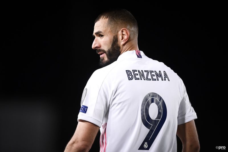 Benzema receives a jersey from the president to mark 400 LaLiga